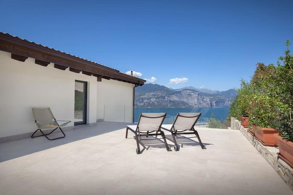 Villa Divina - Apt Divina Con Piscina E Vista Lago คาสเตลเล็ตโต ดิ เบรนโซเน ภายนอก รูปภาพ
