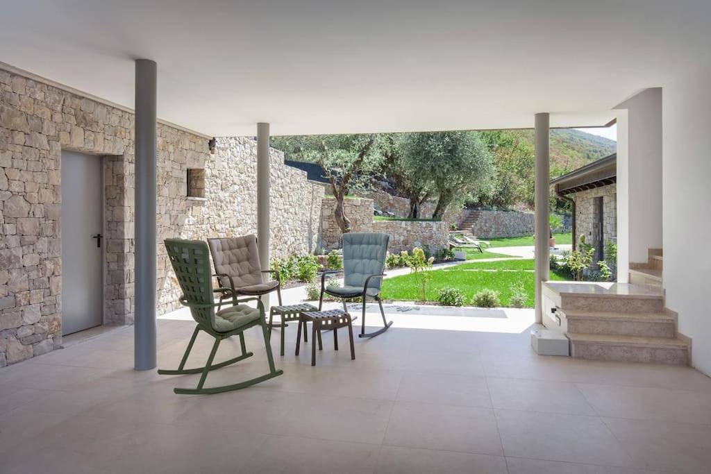 Villa Divina - Apt Divina Con Piscina E Vista Lago คาสเตลเล็ตโต ดิ เบรนโซเน ภายนอก รูปภาพ